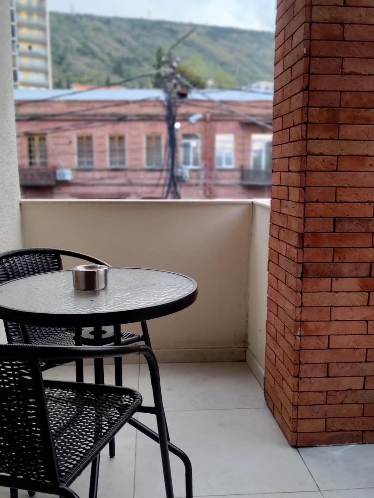 Hotel Well Inn Tbiliszi Kültér fotó