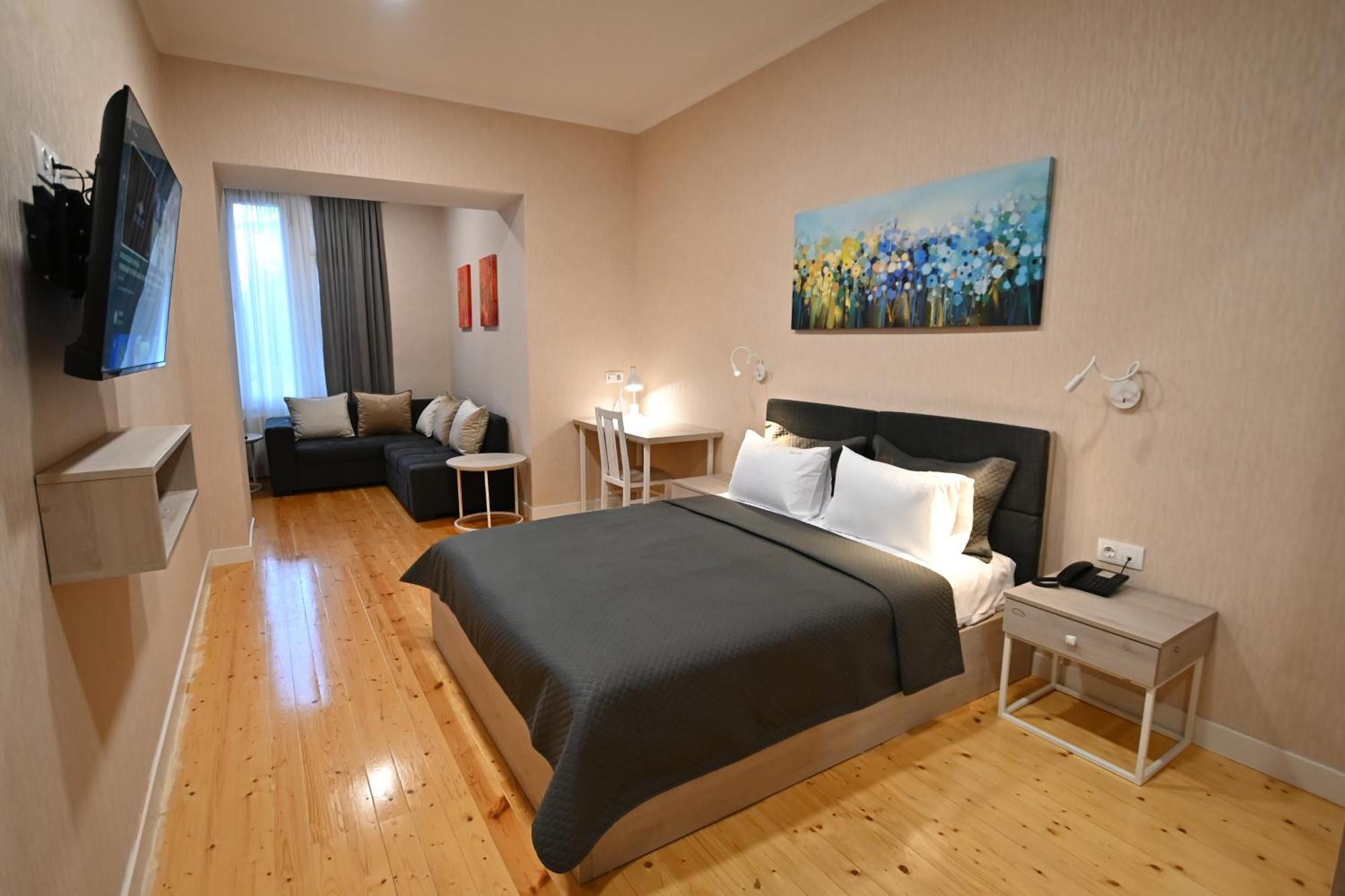 Hotel Well Inn Tbiliszi Kültér fotó