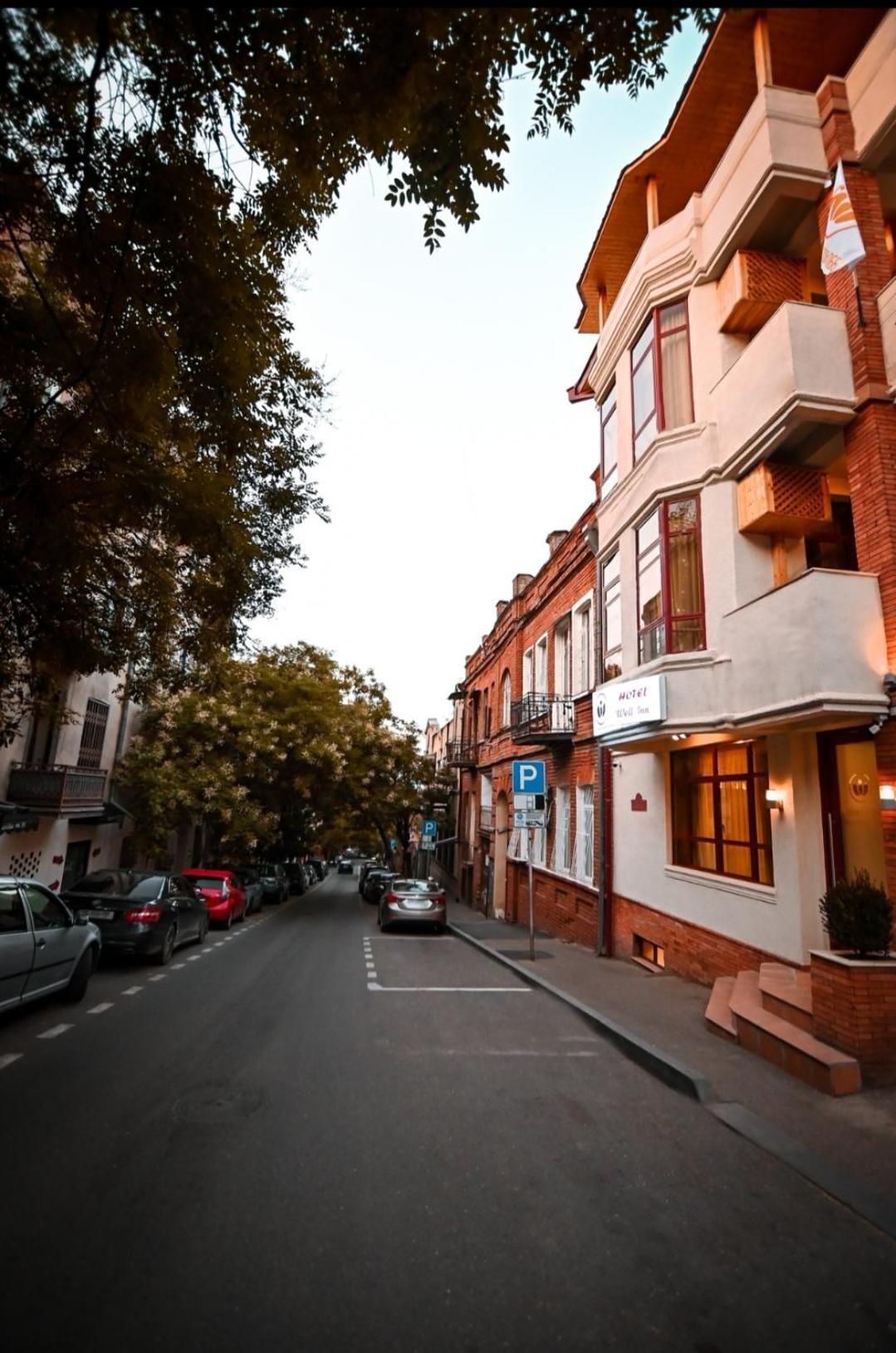 Hotel Well Inn Tbiliszi Kültér fotó