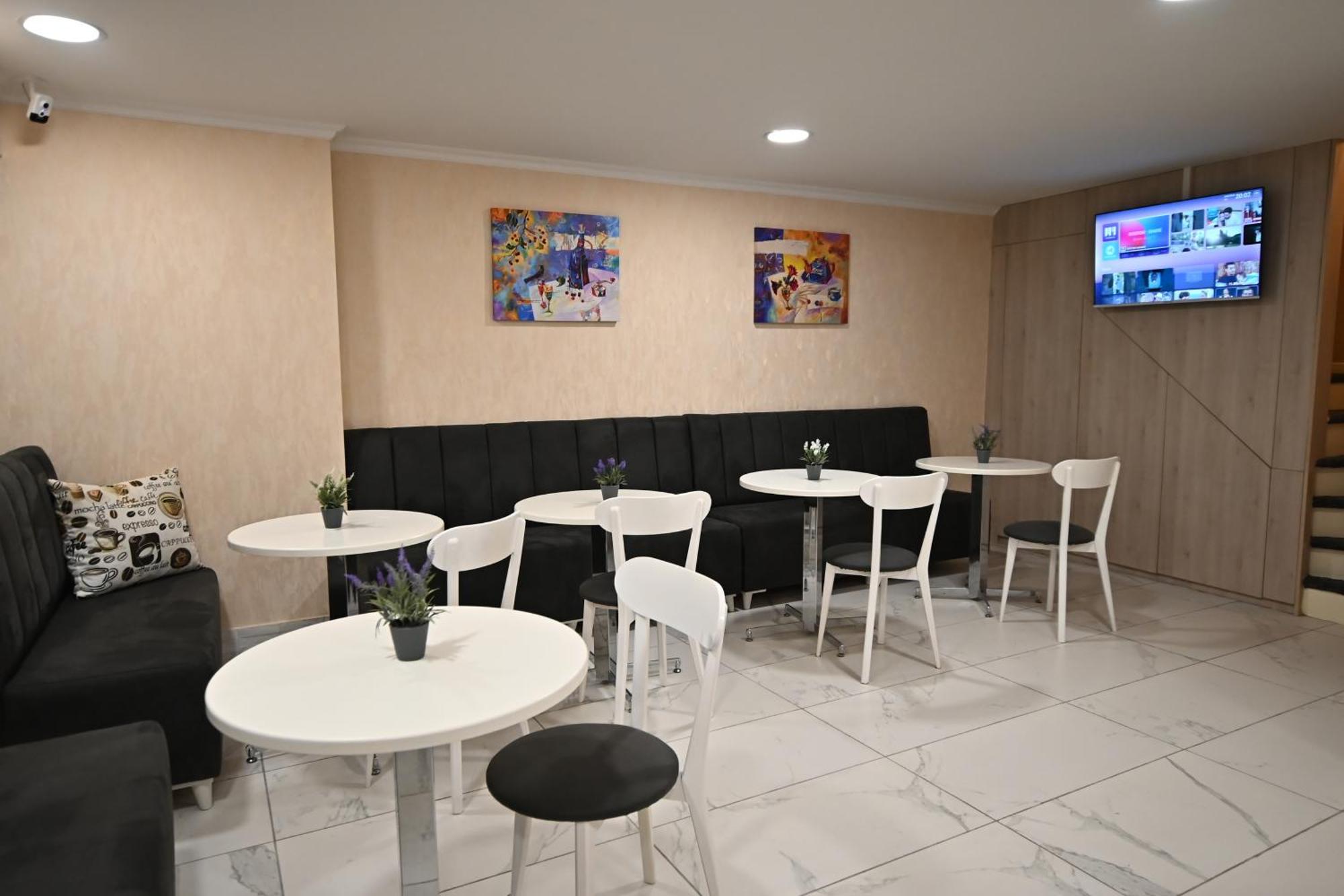 Hotel Well Inn Tbiliszi Kültér fotó