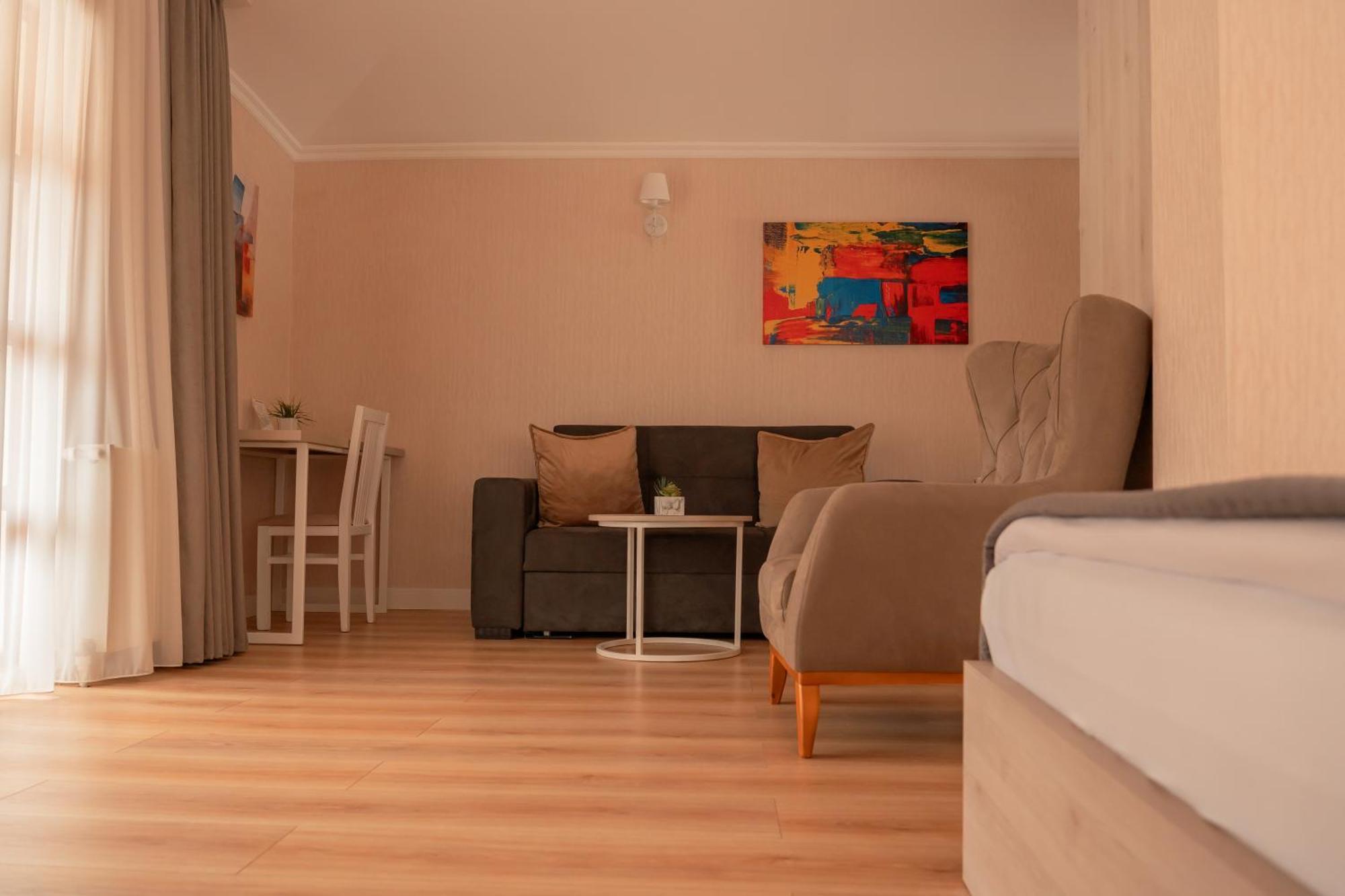 Hotel Well Inn Tbiliszi Kültér fotó