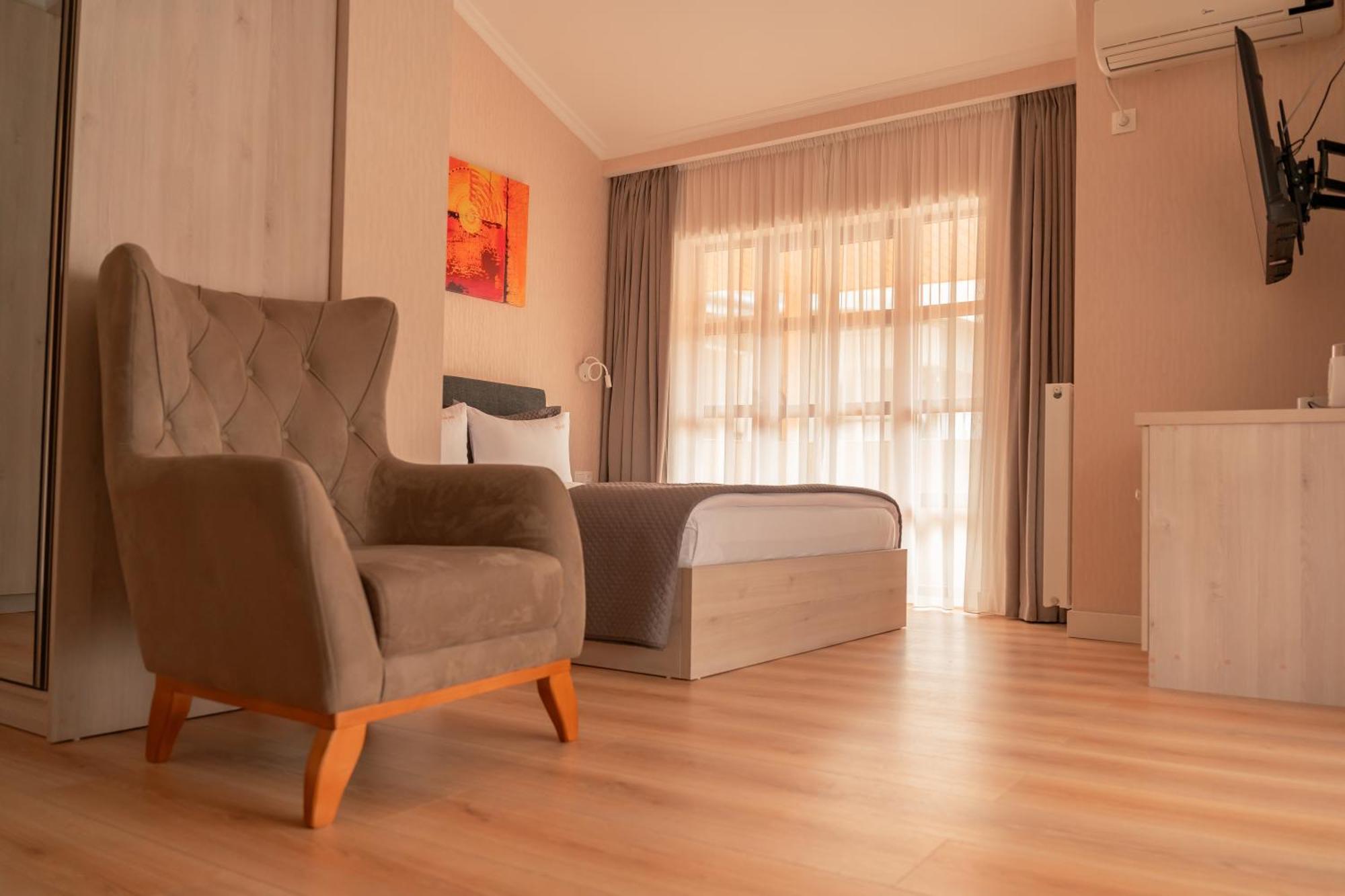 Hotel Well Inn Tbiliszi Kültér fotó