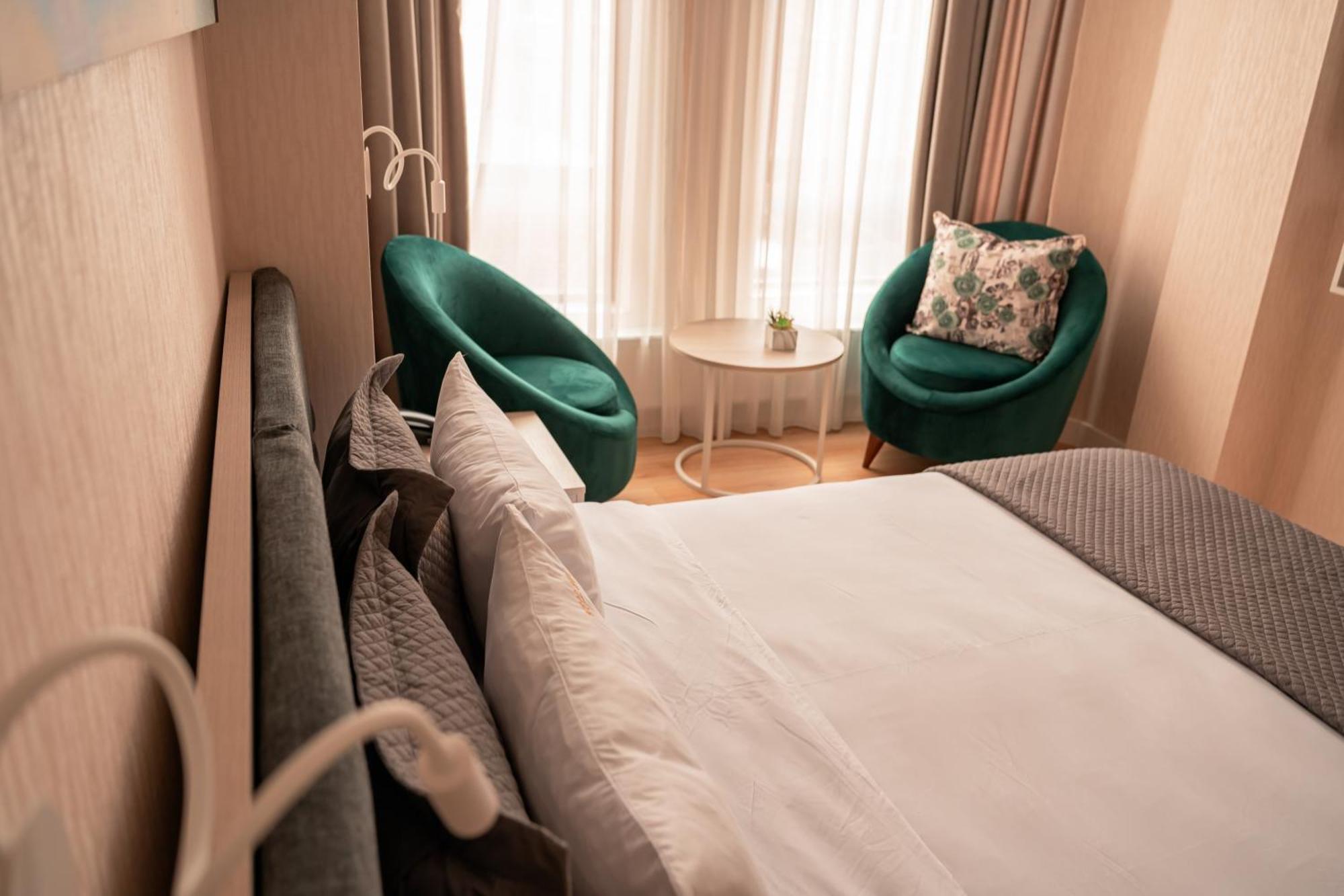 Hotel Well Inn Tbiliszi Kültér fotó
