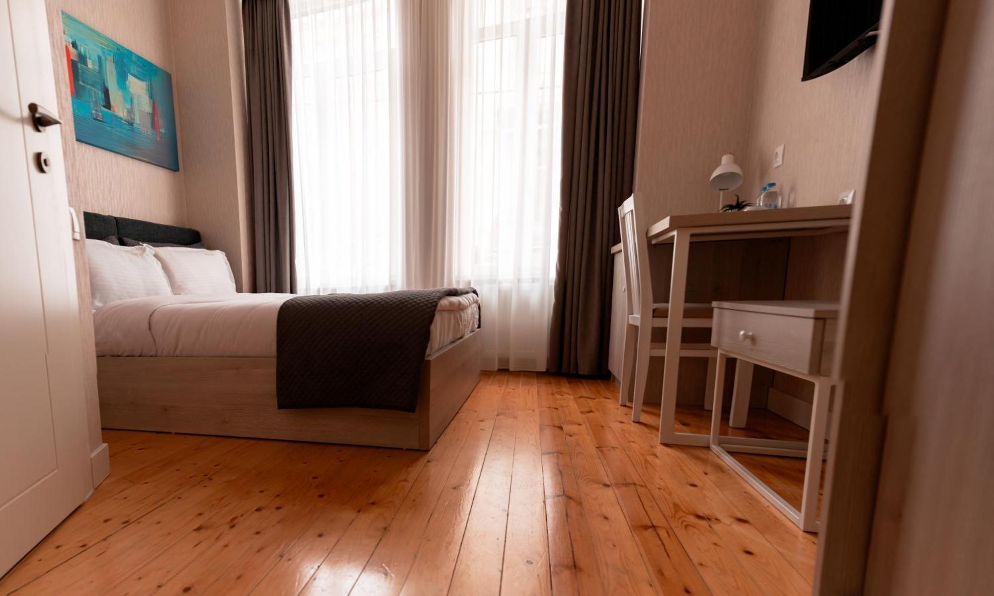 Hotel Well Inn Tbiliszi Kültér fotó